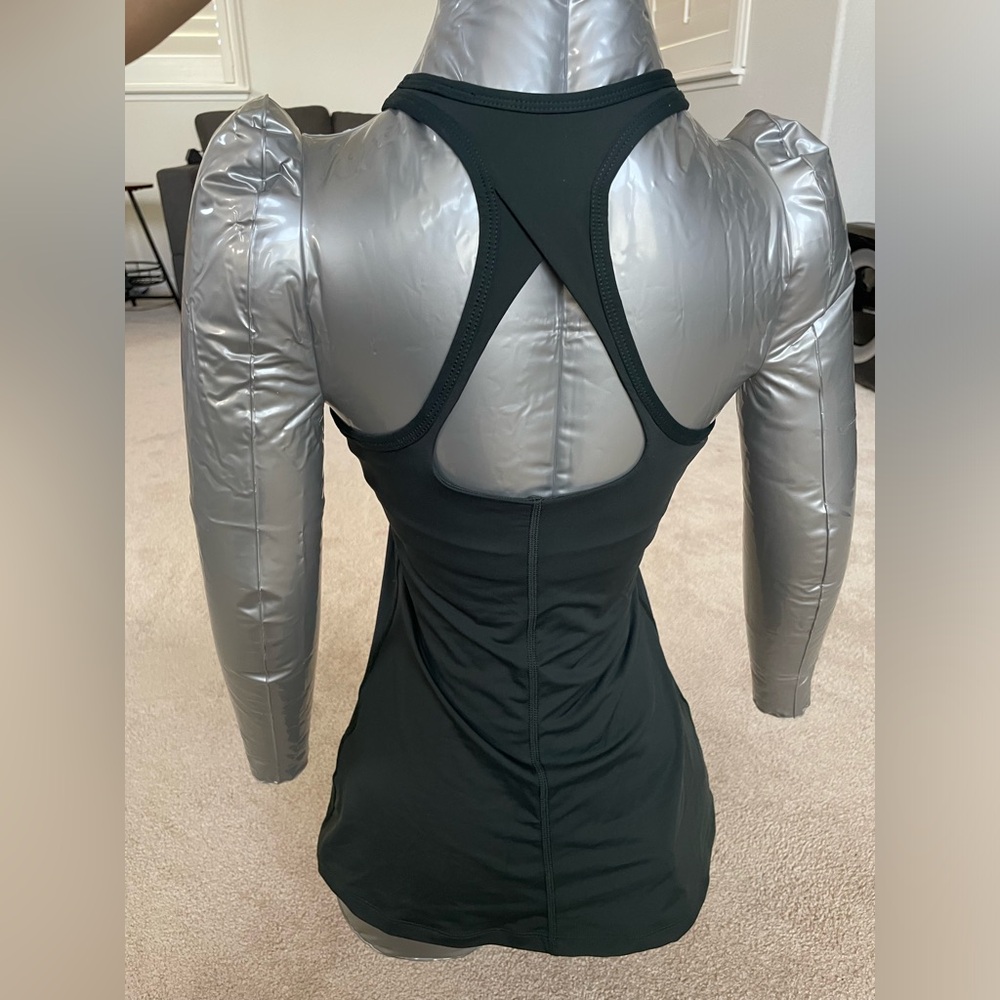 Nike Women's Racerback Tank with Built in Bra - Small - Picture 4 of 11